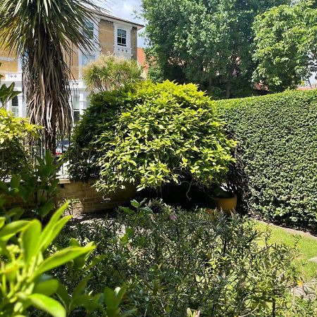 Charming Apartment In Chiswick 런던 외부 사진