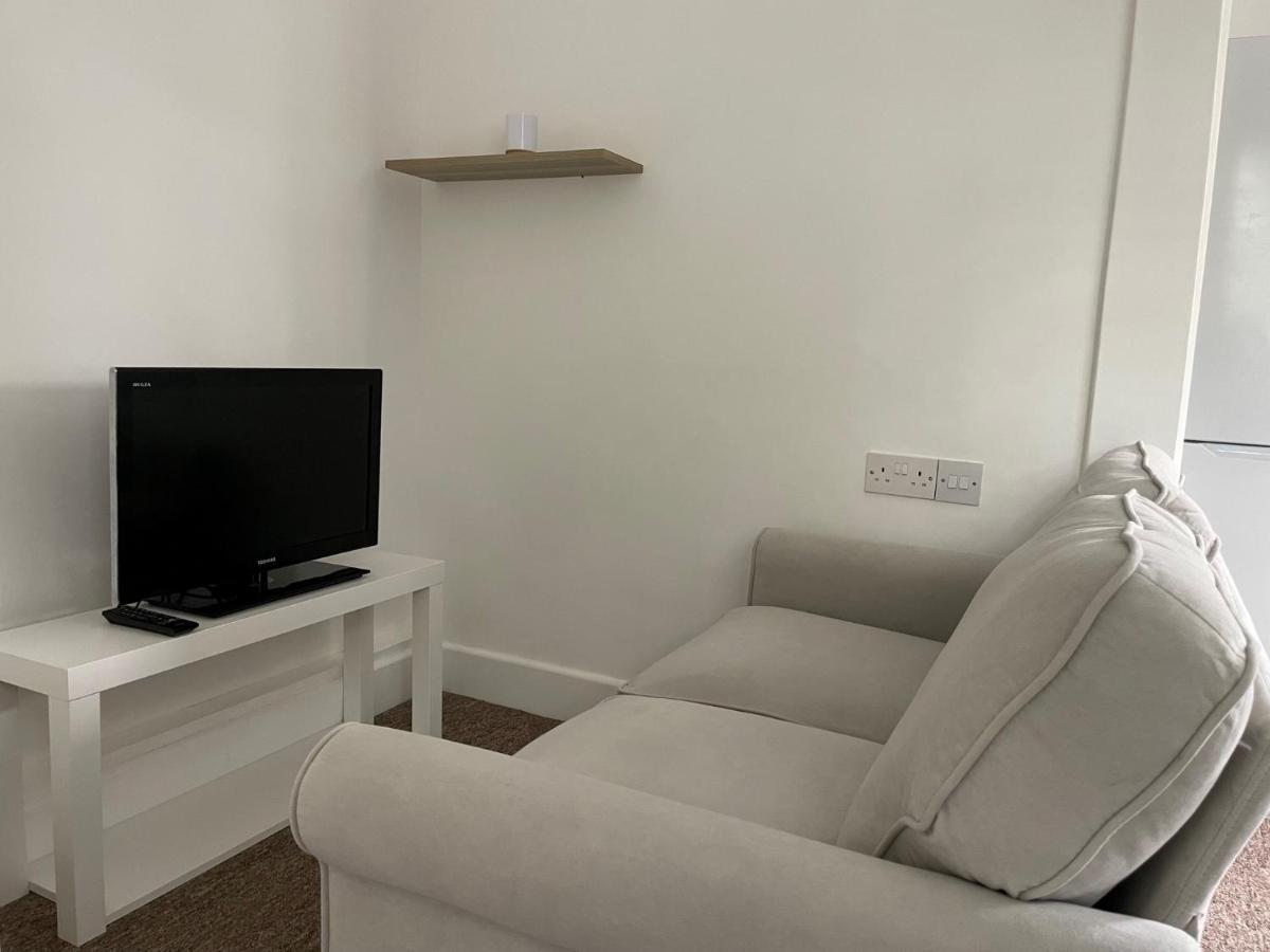 Charming Apartment In Chiswick 런던 외부 사진