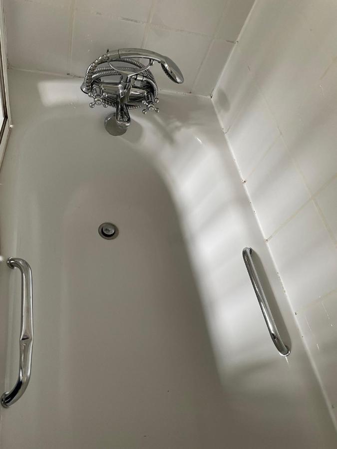Charming Apartment In Chiswick 런던 외부 사진